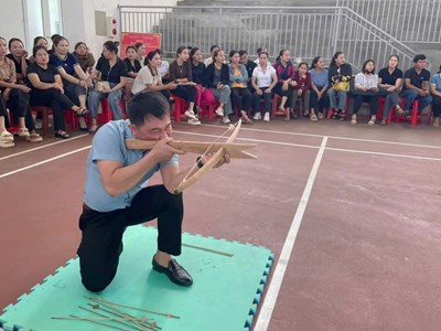 Bồi dưỡng kỹ năng tổ chức các môn thể thao dân tộc cho đồng bào Chứt