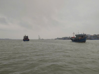 Tìm kiếm tàu cá và 2 ngư dân sau 9 ngày mất liên lạc trên biển