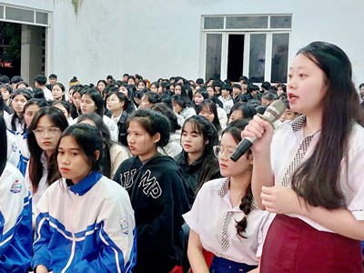 Học sinh dân tộc thiểu số với vấn đề phòng, chống bạo lực gia đình và bình đẳng giới