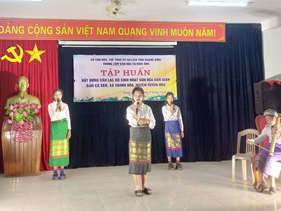 Xây dựng Câu lạc bộ sinh hoạt văn hóa của đồng bào Chứt