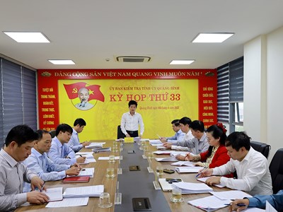 Cách hết chức vụ trong Đảng đối với Chi cục trưởng Thi hành án dân sự Đồng Hới