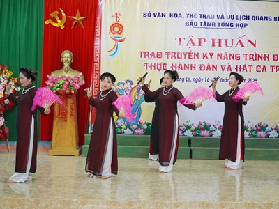 Trao truyền kỹ năng trình diễn, thực hành đàn và hát ca trù
