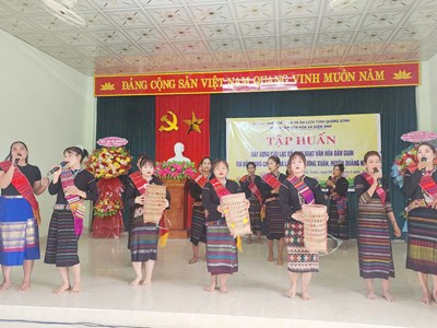 Gìn giữ bản sắc văn hoá Bru - Vân Kiều ở bản Hang Chuồn - Nà Lâm