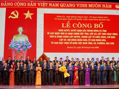 Lễ công bố các nghị quyết, quyết định của tỉnh Quảng Trị (mới)