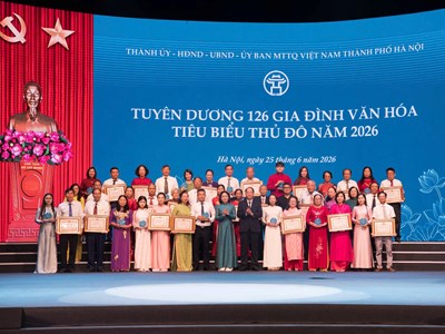 Hà Nội tuyên dương 126 gia đình Văn hóa tiêu biểu năm 2026