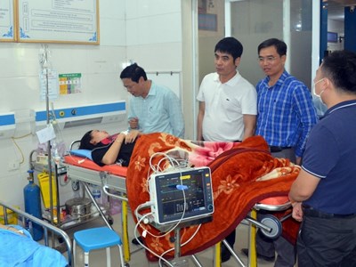 Hơn 70 công nhân nhập viện sau bữa ăn trưa