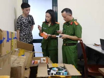 Phát hiện, thu giữ hàng ngàn sản phẩm thuốc lá điện tử