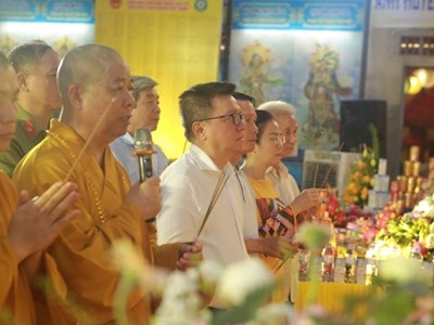 Cầu siêu tưởng niệm 512 nhà báo liệt sĩ 