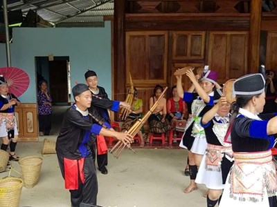 Chim đầu đàn trên “cổng trời” Mường Lống