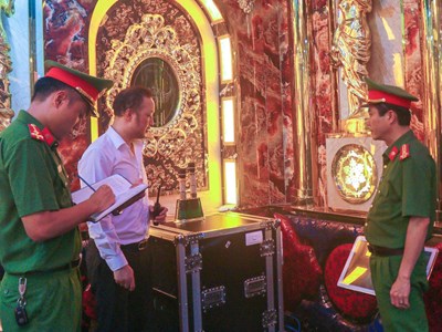 Xử phạt 135 triệu đồng hai cơ sở kinh doanh karaoke 