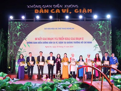 Tái hiện không gian diễn xướng dân ca Ví, Giặm tại Quảng trường Hồ Chí Minh