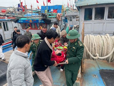 Kịp thời cấp cứu thuyền viên bị tai biến trên biển