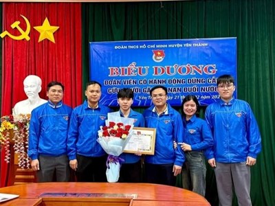 Biểu dương nam sinh dũng cảm lao xuống sông cứu người