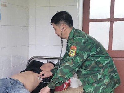 Cứu sống người đàn ông ăn lá ngón tự tử vì mâu thuẫn gia đình