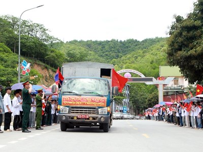 Xúc động đón nhận 76 hài cốt liệt sĩ hy sinh tại Lào trở về đất mẹ