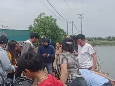 Ba học sinh bị điện giật khi gỡ diều mắc dây điện cao thế