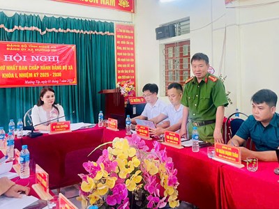 Khí thế mới xã vùng biên giới trong ngày đầu vận hành chính quyền hai cấp