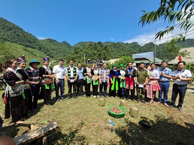 Cây mận tam hoa “đòn bẩy” thoát nghèo ở vùng biên xứ Nghệ