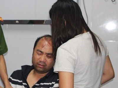 Tạm giữ tài xế ô tô gây tai nạn liên hoàn rồi rơi xuống sông 