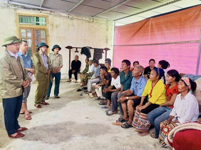 Di dời khẩn cấp 19 hộ dân vùng biên giới trước nguy cơ sạt lở núi