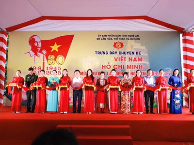 Trưng bày chuyên đề “Việt Nam - Hồ Chí Minh: Từ mùa Thu độc lập đến kỷ nguyên vươn mình”
