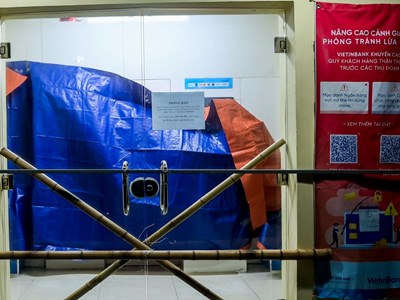 Người dân ven biển chằng chống nhà cửa sẵn sàng ứng phó bão số 5