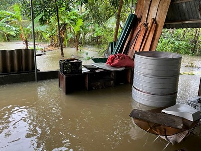 Hoàn lưu sau bão số 10 chia cắt nhiều xã miền Tây Nghệ An