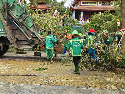 “Bữa cơm Công đoàn” tiếp sức công nhân khắc phục ngổn ngang sau bão số 10