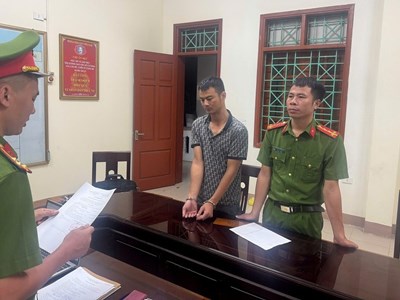 Tạm giữ đối tượng đánh đập, bắt tài xế xe buýt quỳ giữa đường ở Nghệ An