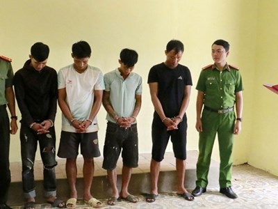 Bắt nhóm 4 đối tượng lợi dụng mưa lũ để trộm cắp tài sản tại Nghệ An