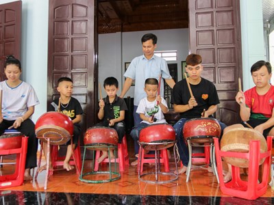 Người truyền nhịp “hồn quê” trong những hồi trống tế