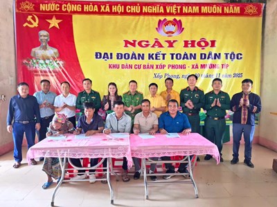 Rộn ràng Ngày hội Đại đoàn kết toàn dân tộc ở bản Xốp Phong