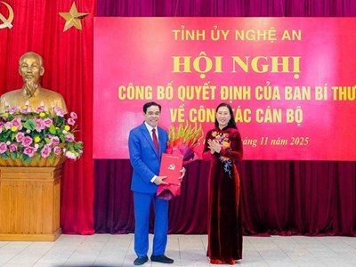 Chủ tịch UBND Hà Tĩnh giữ chức Phó Bí thư Tỉnh ủy Nghệ An