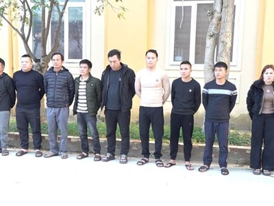Triệt phá sòng bạc dưới hầm kín, 12 đối tượng bị tạm giữ
