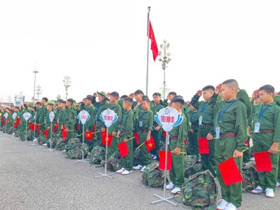 Hơn 300 “chiến sĩ nhí” tham gia chương trình “Học kỳ trong Quân đội”