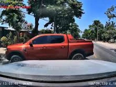 Xử phạt tài xế xe bán tải quay đầu đột ngột khi gặp CSGT ở Nghệ An