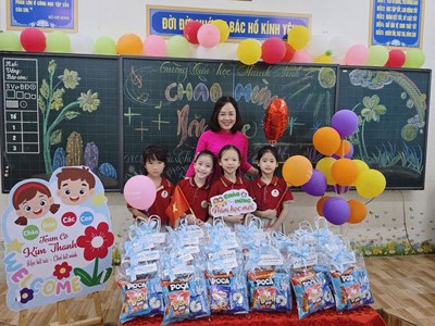 Hơn 926.000 học sinh háo hức bước vào năm học mới