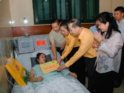 Gần 9.000 người chung tay hỗ trợ hơn 2 tỉ đồng giúp cô giáo mất một chân khi cứu trẻ