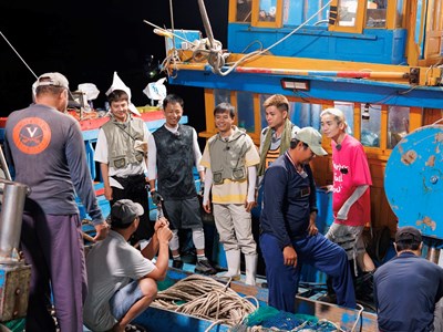 Từ làng cổ Gò Cỏ đến đêm biển trùng khơi