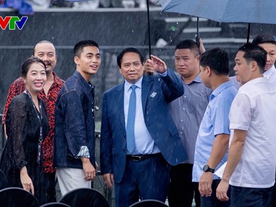 Thủ tướng Phạm Minh Chính động viên ê-kíp “V Fest – Thanh xuân rực rỡ”