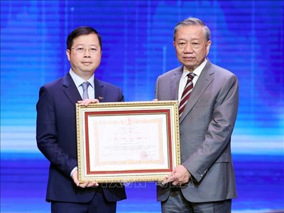 Tổng Bí thư Tô Lâm trao Huân chương Lao động hạng Nhất tặng Đài Truyền hình Việt Nam