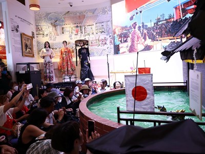 Cầu nối đưa văn hoá Việt đến với bạn bè quốc tế