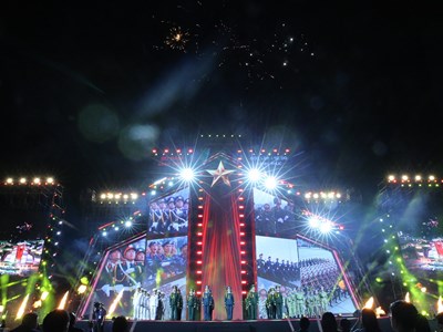 Concert quốc gia thổi bùng tinh thần thi đua yêu nước