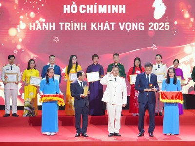 Lan toả những gương điển hình tiêu biểu trong học tập và làm theo tư tưởng, đạo đức, phong cách Hồ Chí Minh