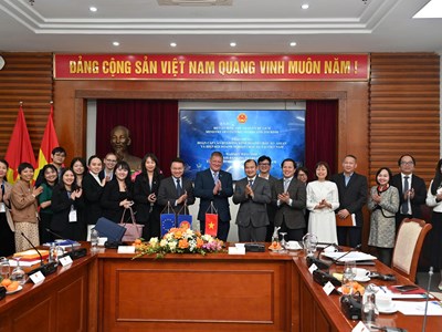 Thúc đẩy đối thoại với các doanh nghiệp châu Âu, mở rộng hợp tác phát triển du lịch