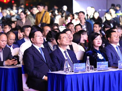 Phó Thủ tướng Mai Văn Chính dự Lễ trao giải thưởng “Việt Nam hạnh phúc” 2025