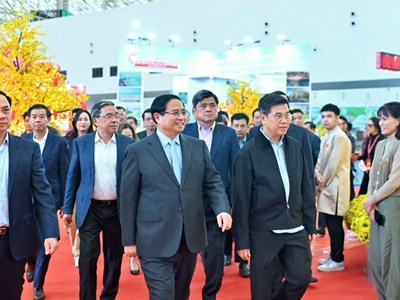 Thủ tướng Phạm Minh Chính dự tổng duyệt Lễ khai mạc Hội chợ mùa Xuân 2026