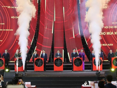 Hội chợ của bản sắc và khát vọng vươn mình