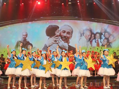 Truyền hình trực tiếp chương trình nghệ thuật “Sáng mãi tên Người”