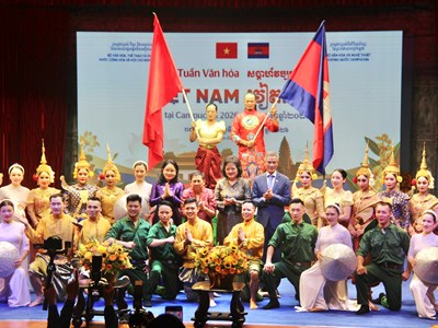 Rạng rỡ bản sắc văn hóa Việt, thắm tình hữu nghị Việt Nam - Campuchia